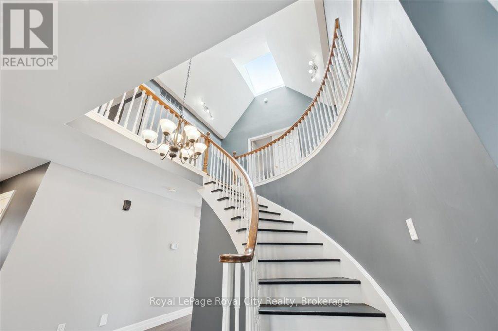 












9 KORTRIGHT ROAD E

,
Guelph (Kortright East),




Ontario
N1G4C8

