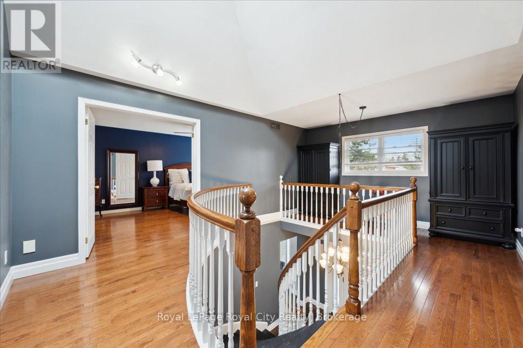












9 KORTRIGHT ROAD E

,
Guelph (Kortright East),




Ontario
N1G4C8

