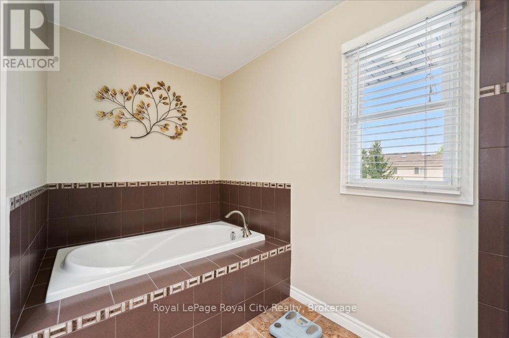 












9 KORTRIGHT ROAD E

,
Guelph (Kortright East),




Ontario
N1G4C8

