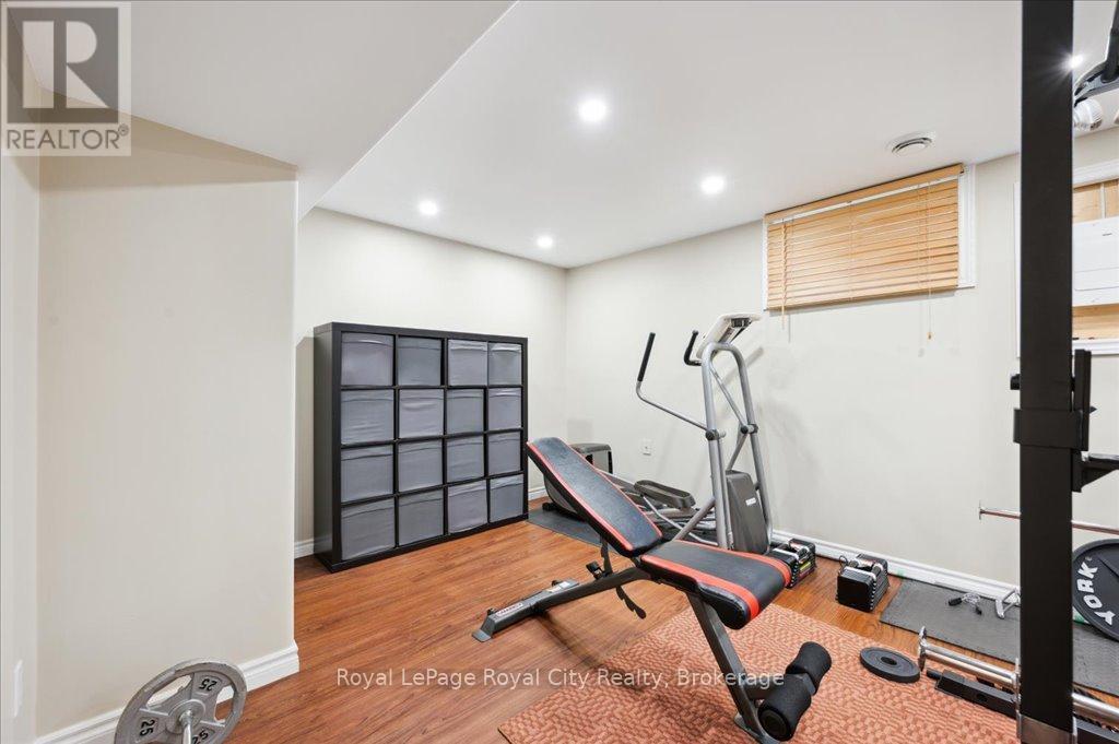 












9 KORTRIGHT ROAD E

,
Guelph (Kortright East),




Ontario
N1G4C8

