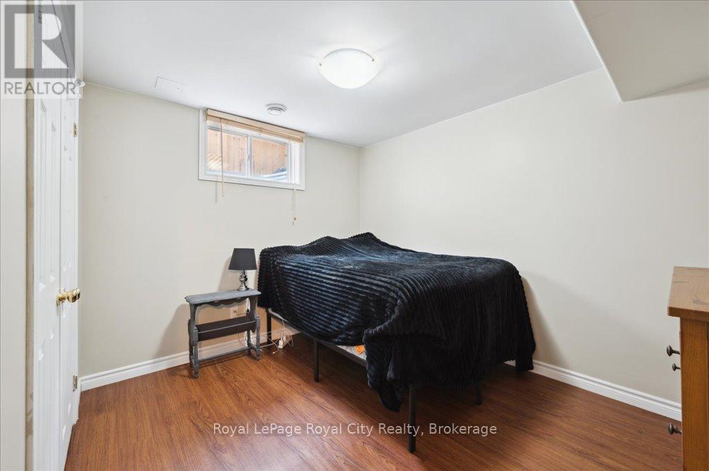 












9 KORTRIGHT ROAD E

,
Guelph (Kortright East),




Ontario
N1G4C8

