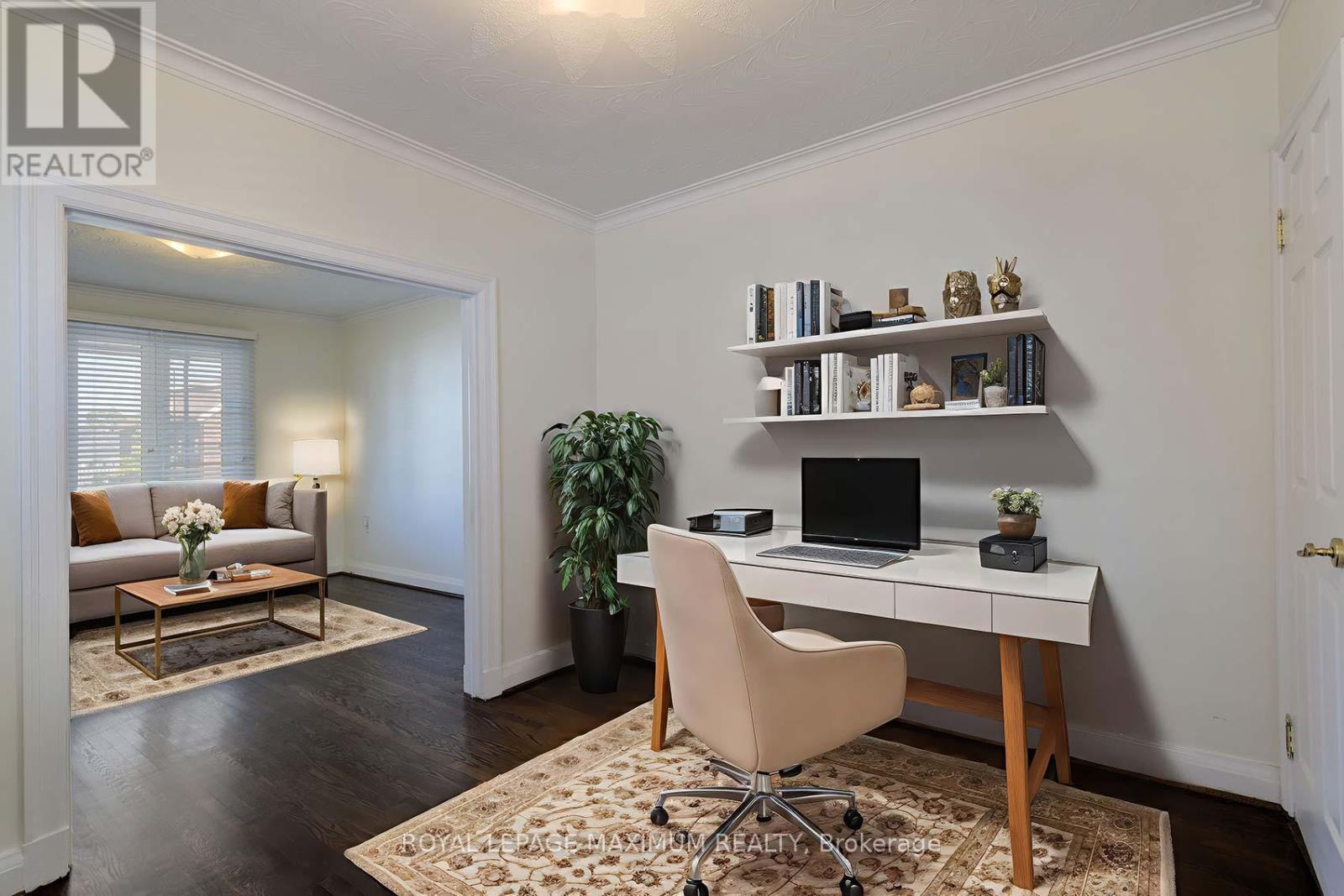 












245 BELGRAVIA AVENUE

,
Toronto,




Ontario
M6E2M9

