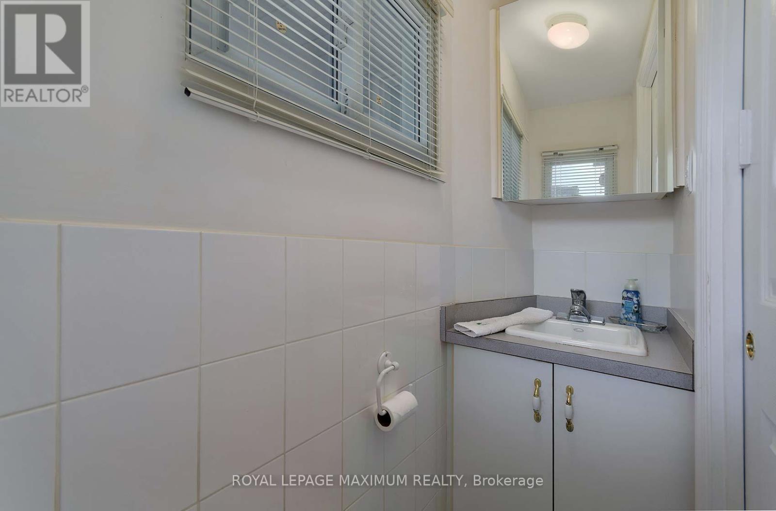 












245 BELGRAVIA AVENUE

,
Toronto,




Ontario
M6E2M9

