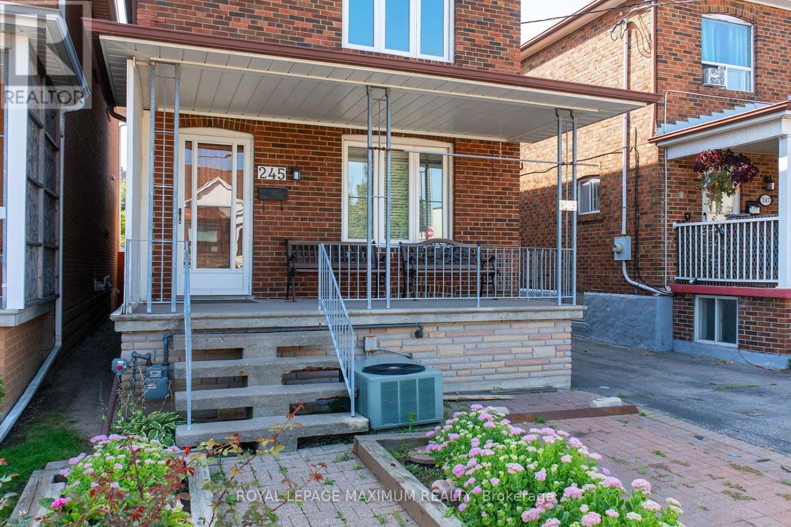 












245 BELGRAVIA AVENUE

,
Toronto,




Ontario
M6E2M9

