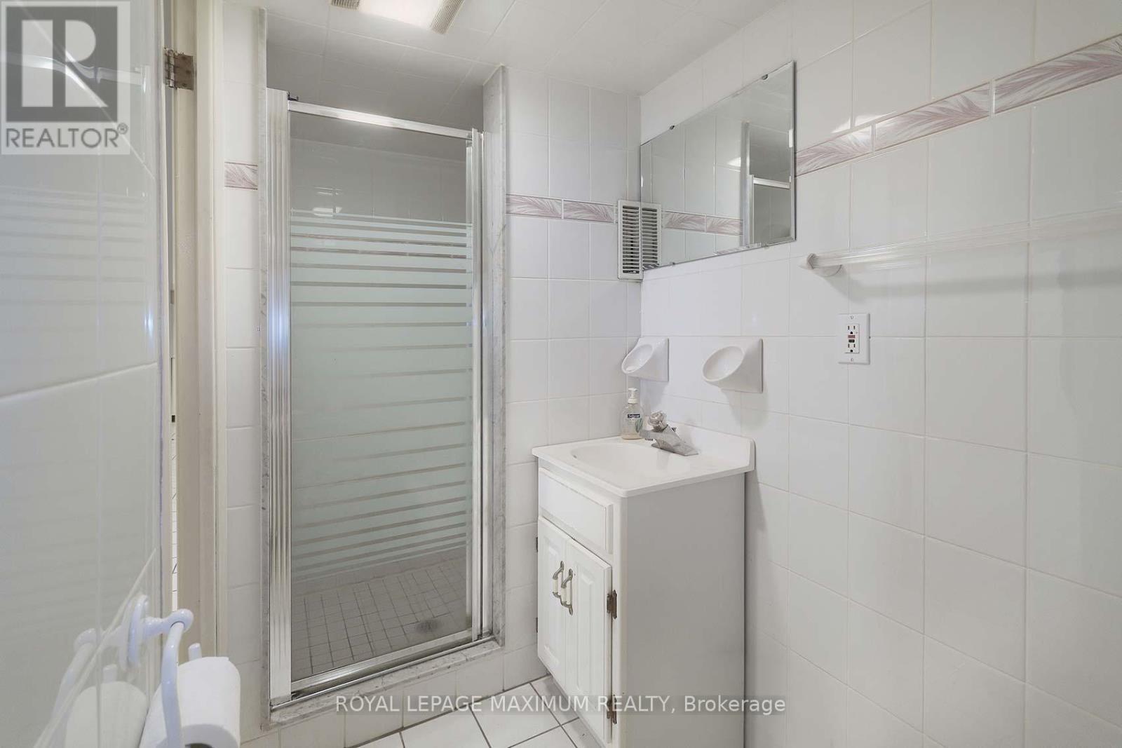 












245 BELGRAVIA AVENUE

,
Toronto,




Ontario
M6E2M9

