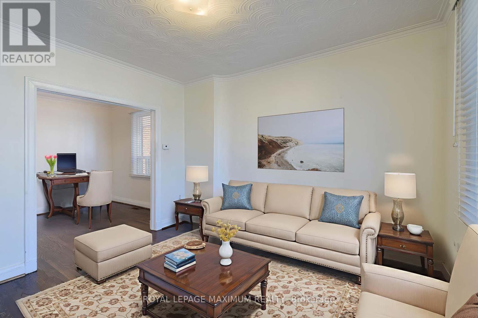 












245 BELGRAVIA AVENUE

,
Toronto,




Ontario
M6E2M9

