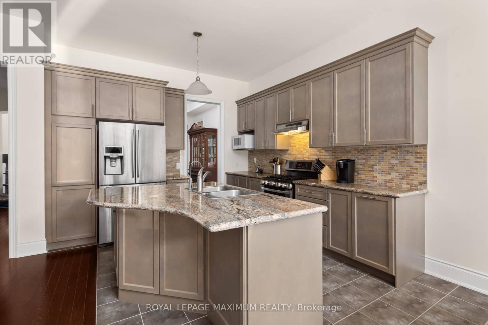 












4 BLUE BEECH TRAIL

,
King,




Ontario
L7B0A1

