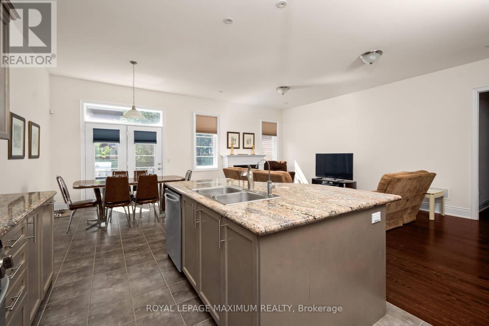 












4 BLUE BEECH TRAIL

,
King,




Ontario
L7B0A1

