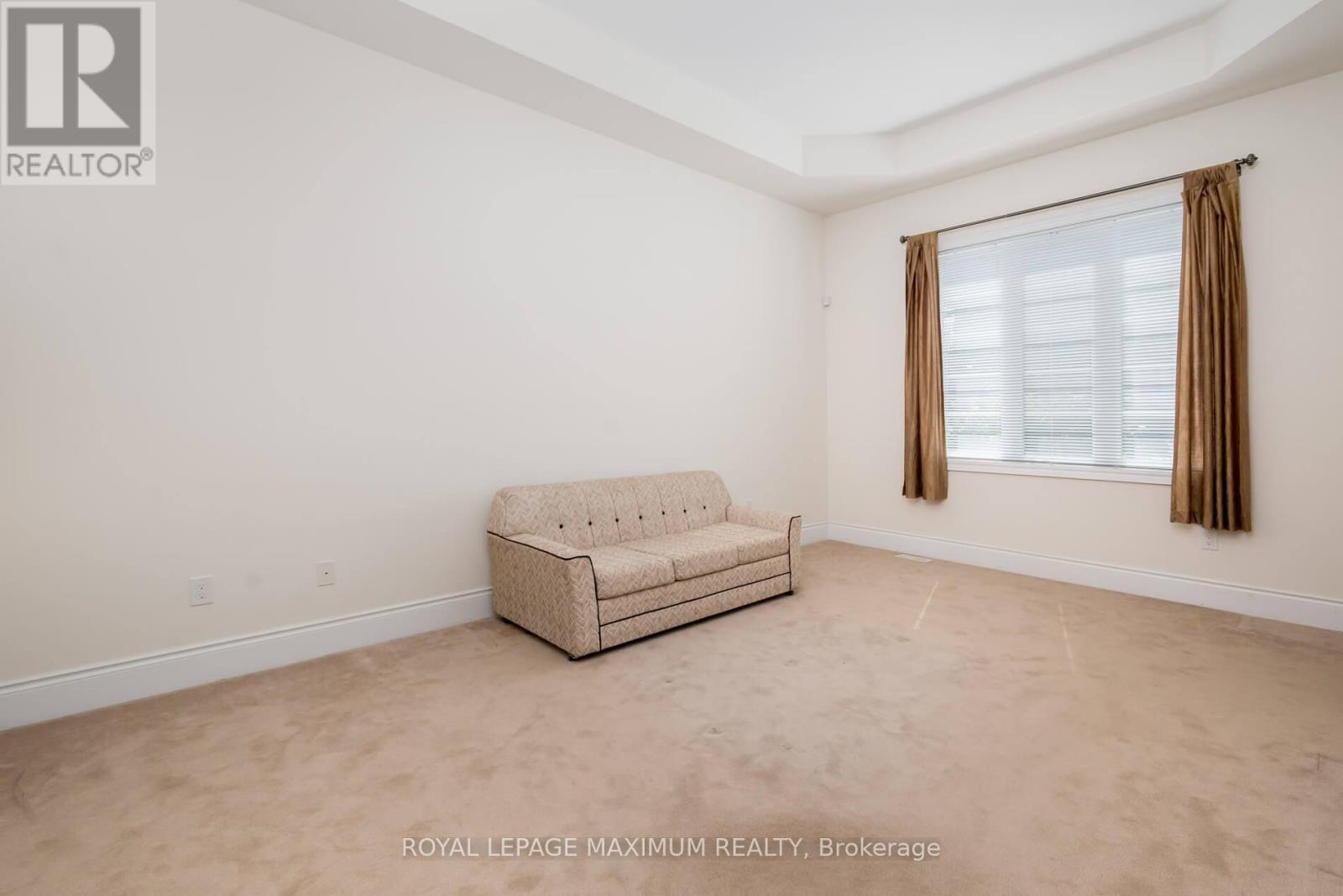 












4 BLUE BEECH TRAIL

,
King,




Ontario
L7B0A1

