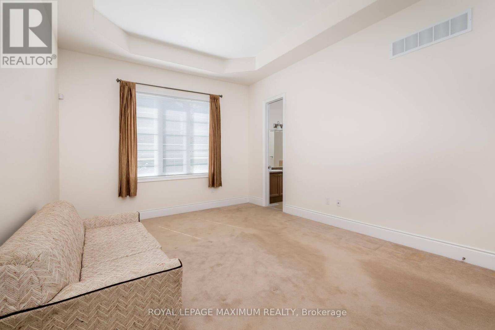 












4 BLUE BEECH TRAIL

,
King,




Ontario
L7B0A1

