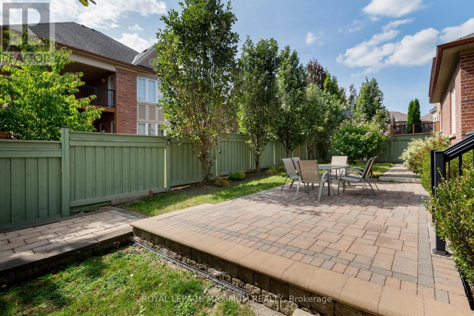 












4 BLUE BEECH TRAIL

,
King,




Ontario
L7B0A1

