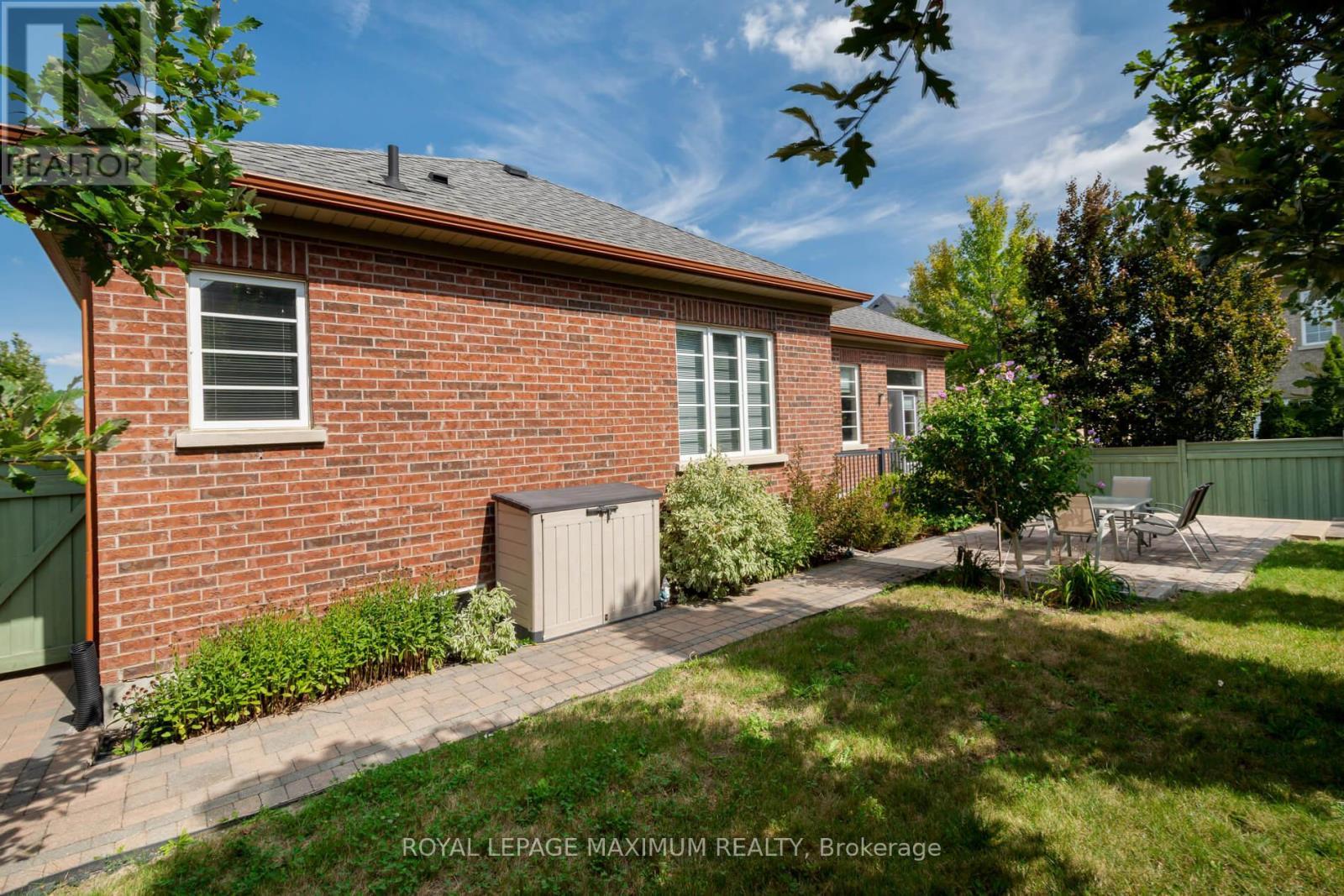 












4 BLUE BEECH TRAIL

,
King,




Ontario
L7B0A1

