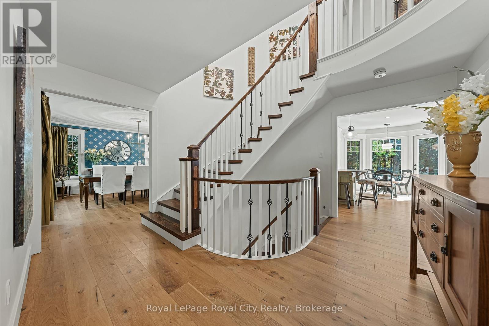












35 MONTICELLO CRESCENT

,
Guelph (Kortright East),




Ontario
N1G2M1

