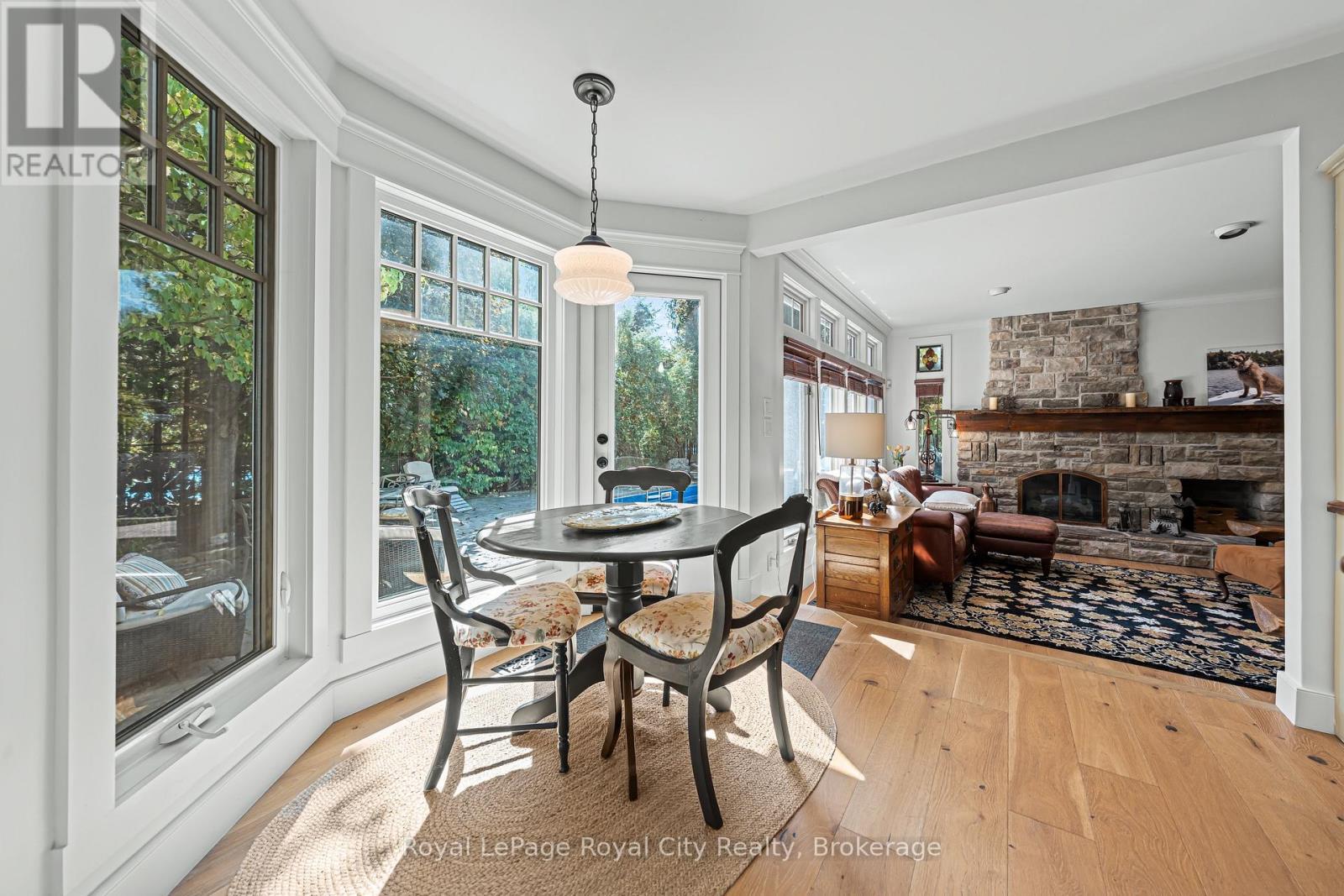 












35 MONTICELLO CRESCENT

,
Guelph (Kortright East),




Ontario
N1G2M1

