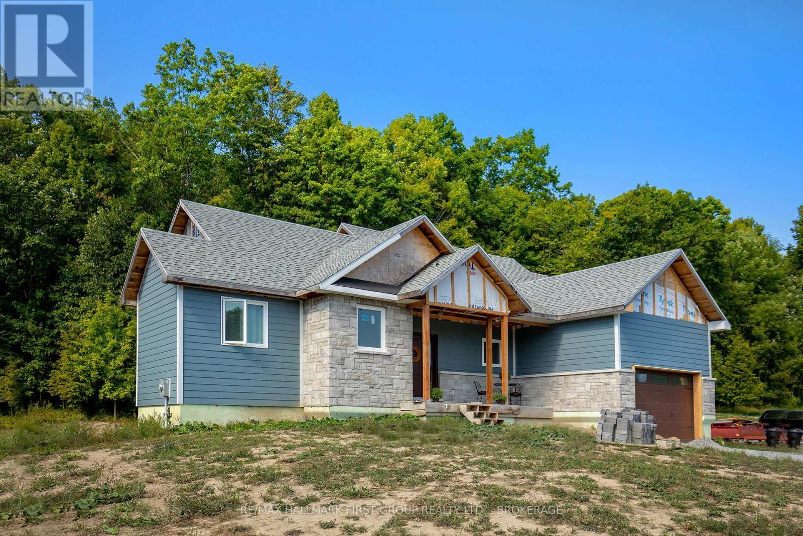 












1054 CRANBERRY COVE LANE

,
Frontenac (Frontenac South),




Ontario
K0H2N0

