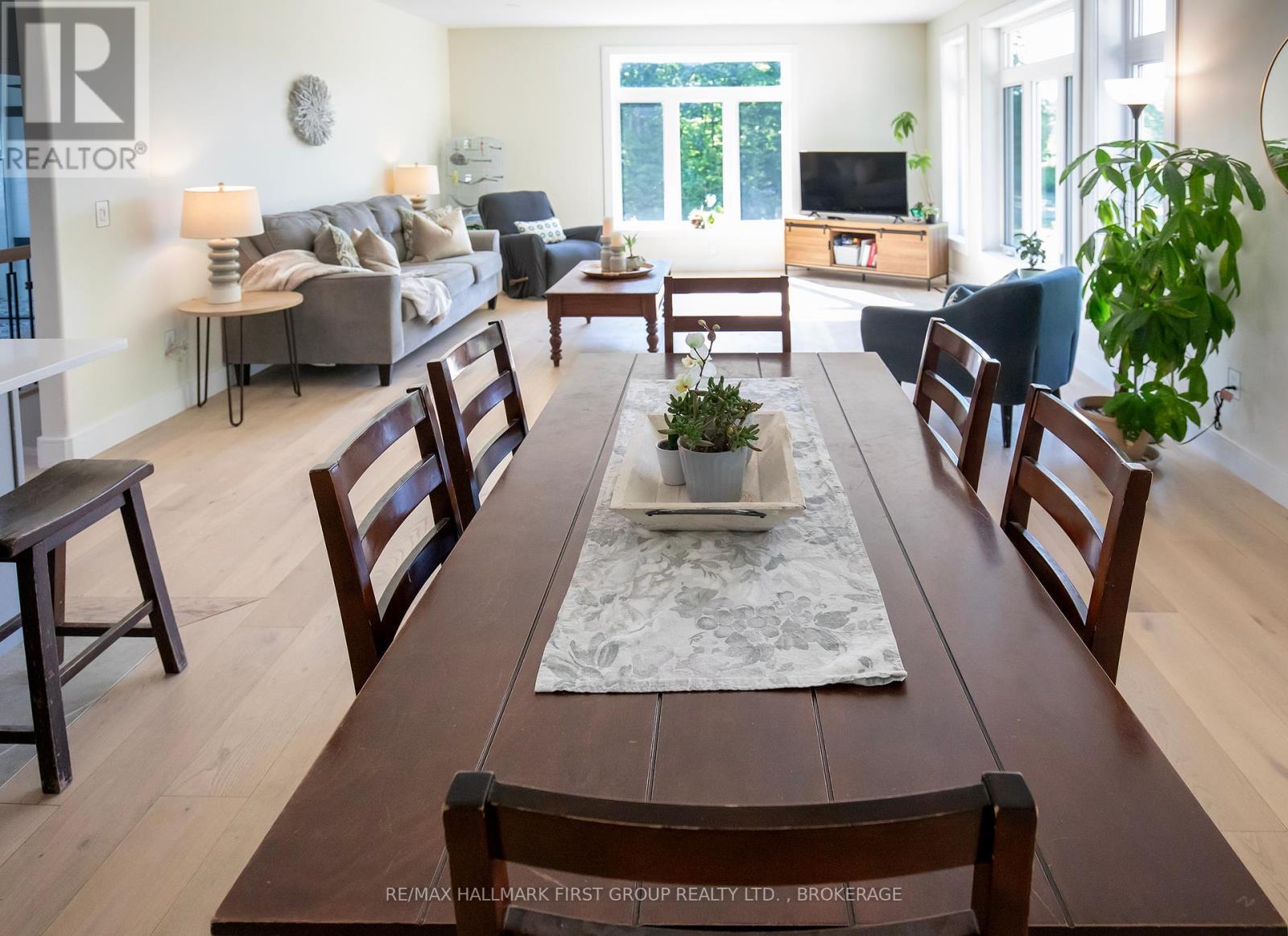 












1054 CRANBERRY COVE LANE

,
Frontenac (Frontenac South),




Ontario
K0H2N0

