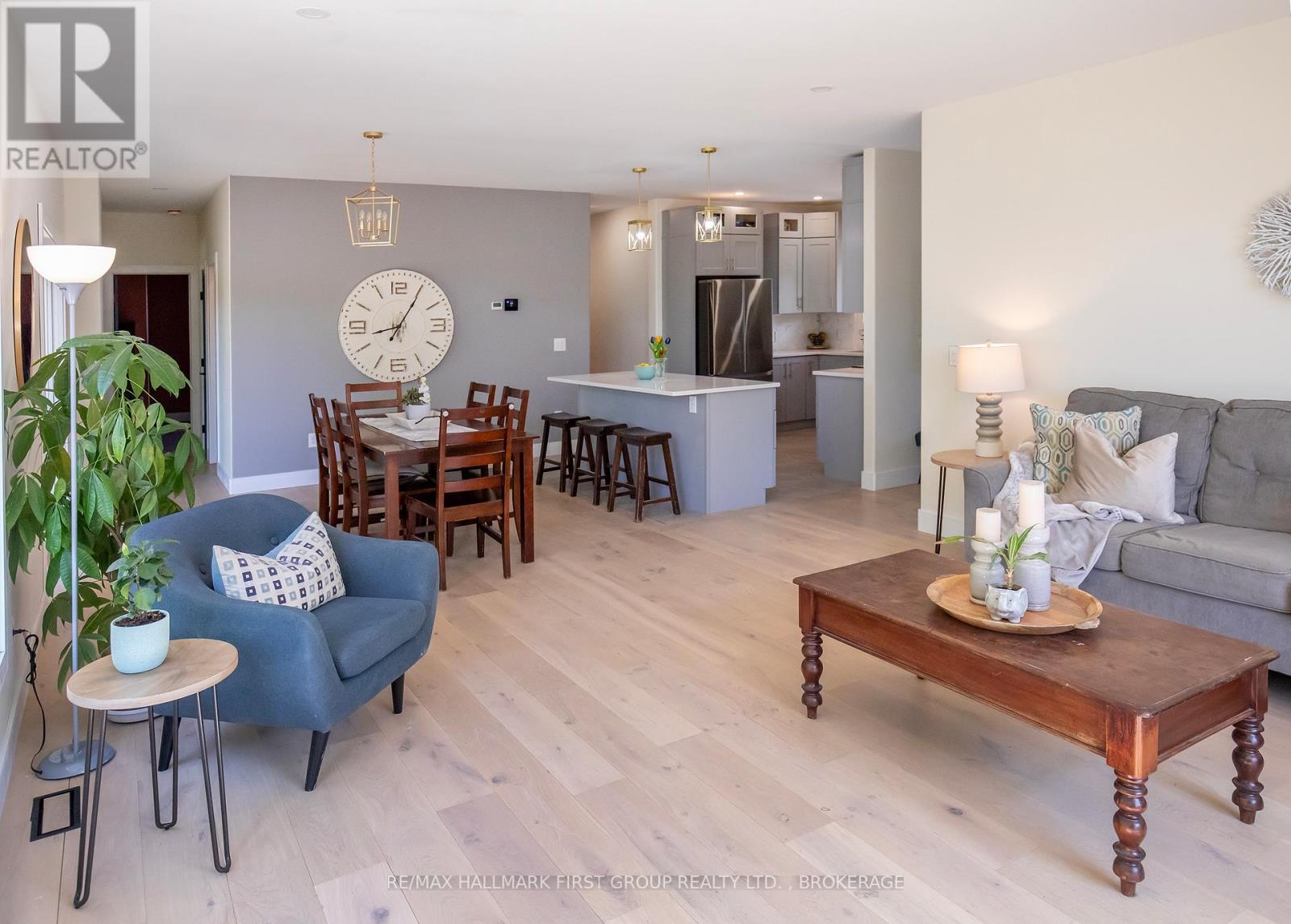 












1054 CRANBERRY COVE LANE

,
Frontenac (Frontenac South),




Ontario
K0H2N0

