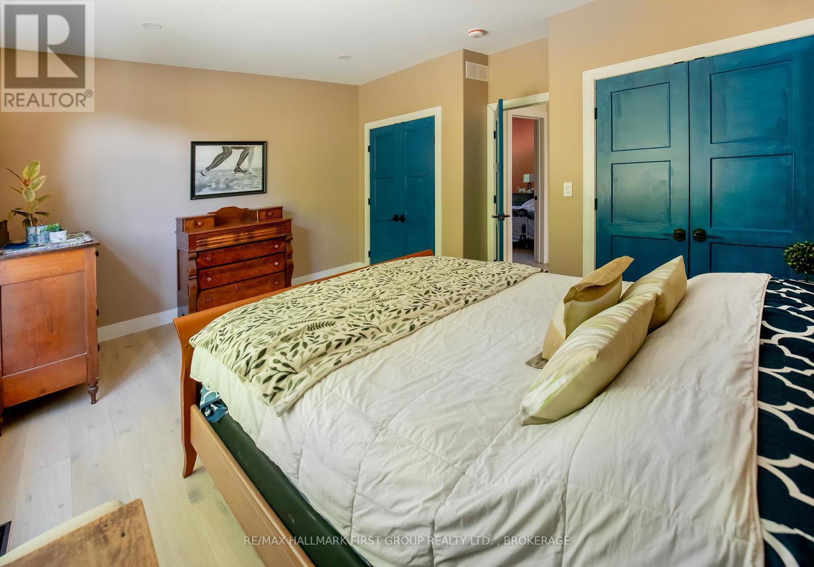 












1054 CRANBERRY COVE LANE

,
Frontenac (Frontenac South),




Ontario
K0H2N0

