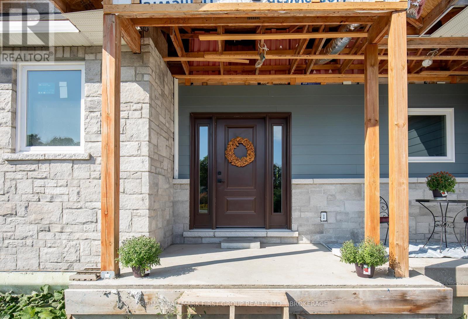 












1054 CRANBERRY COVE LANE

,
Frontenac (Frontenac South),




Ontario
K0H2N0

