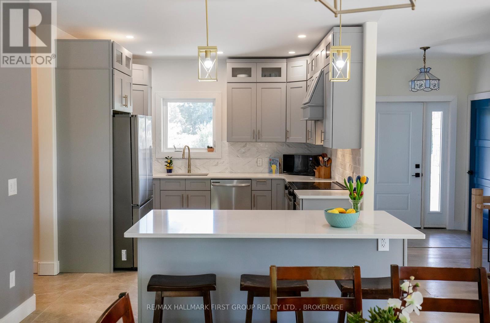 












1054 CRANBERRY COVE LANE

,
Frontenac (Frontenac South),




Ontario
K0H2N0

