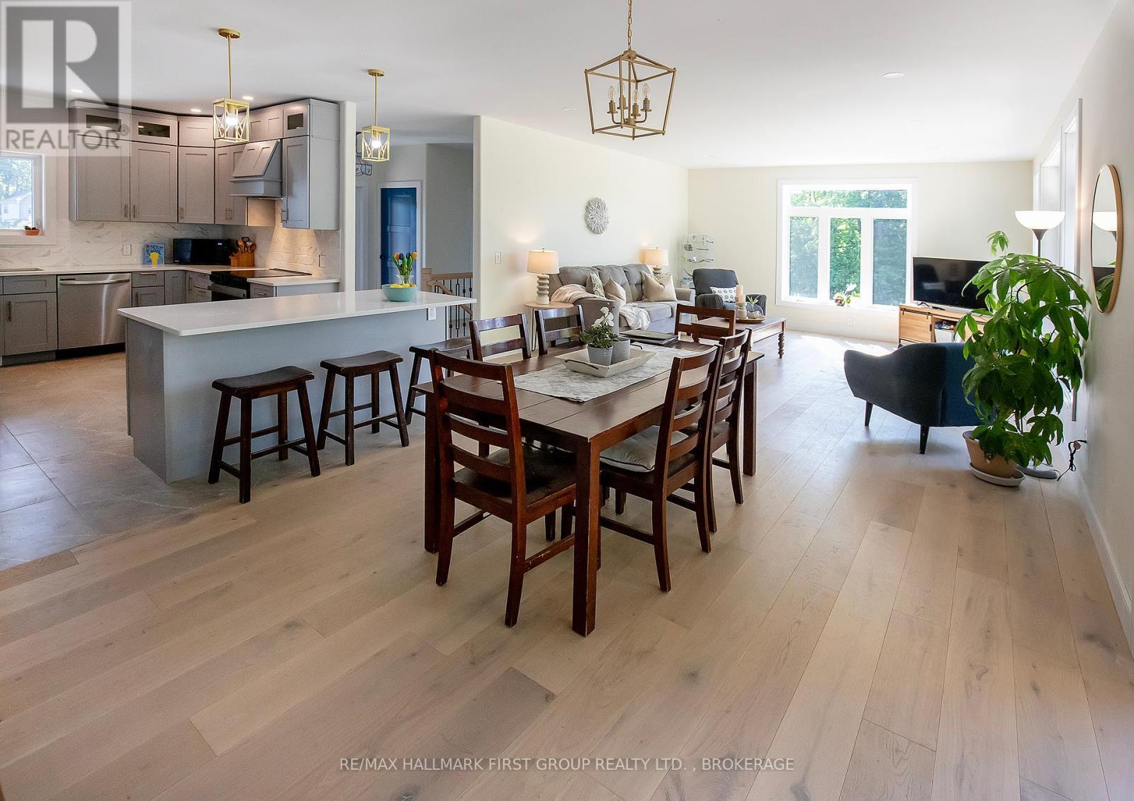 












1054 CRANBERRY COVE LANE

,
Frontenac (Frontenac South),




Ontario
K0H2N0

