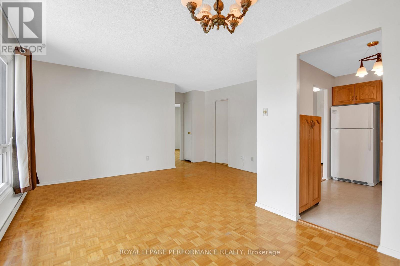 












202 - 158 B MCARTHUR AVENUE

,
Ottawa,




Ontario
K1L8C9

