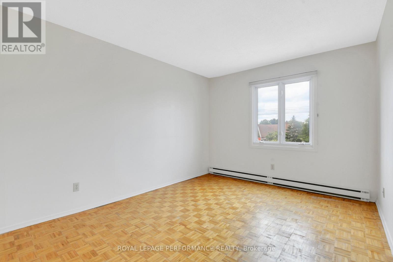 












202 - 158 B MCARTHUR AVENUE

,
Ottawa,




Ontario
K1L8C9

