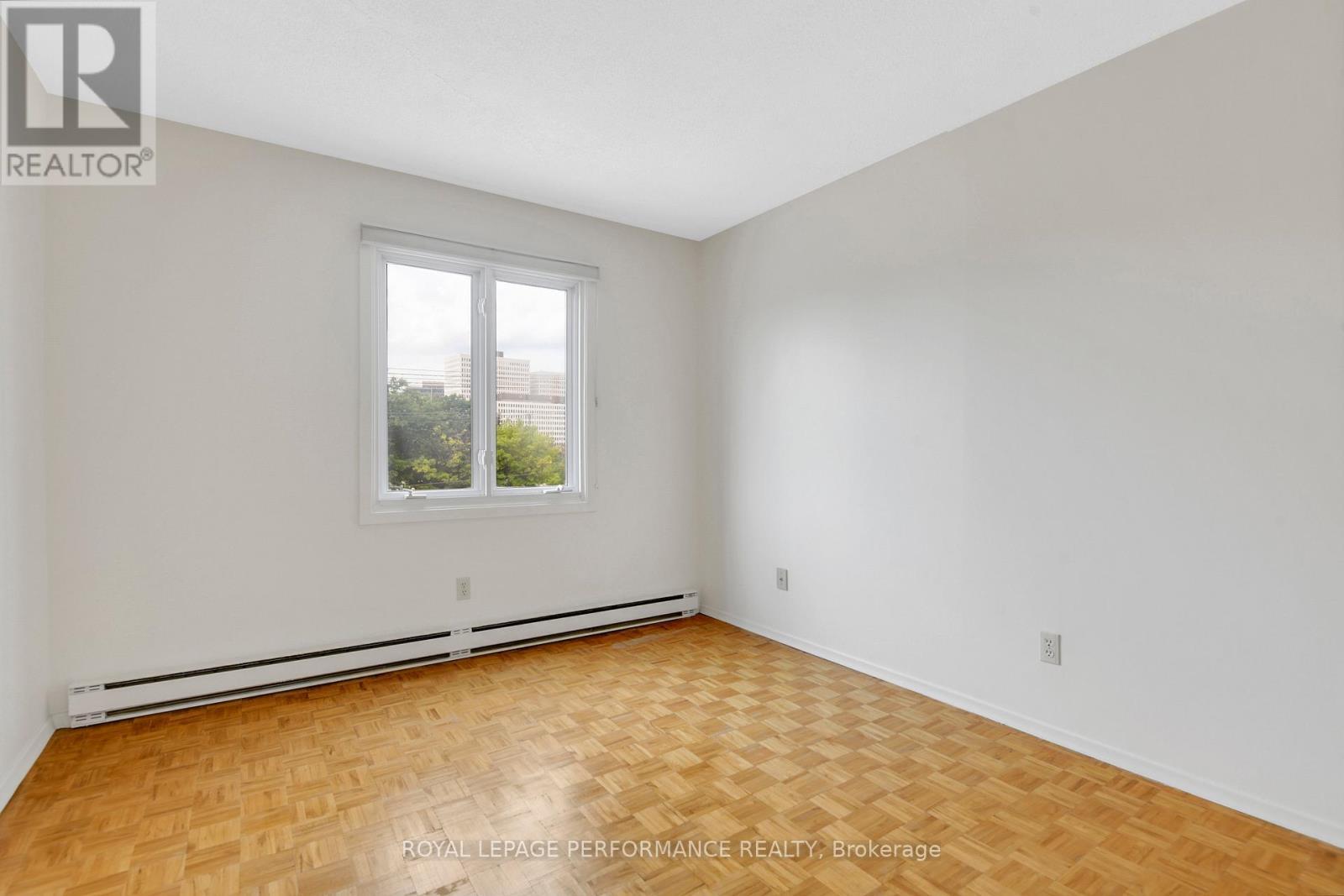 












202 - 158 B MCARTHUR AVENUE

,
Ottawa,




Ontario
K1L8C9

