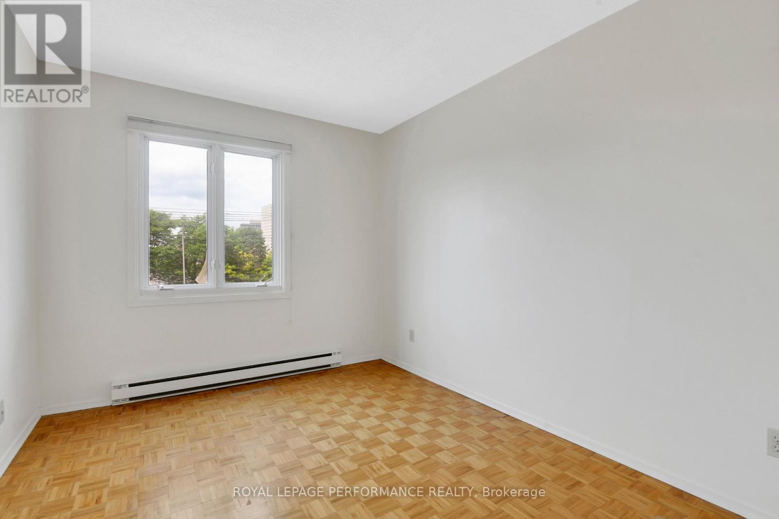 












202 - 158 B MCARTHUR AVENUE

,
Ottawa,




Ontario
K1L8C9

