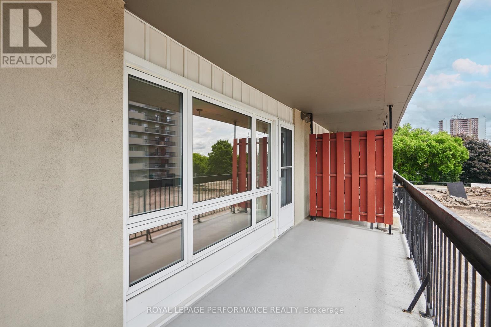 












202 - 158 B MCARTHUR AVENUE

,
Ottawa,




Ontario
K1L8C9

