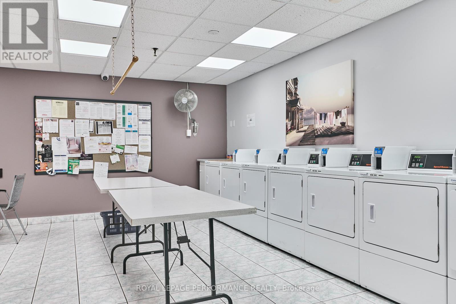 












202 - 158 B MCARTHUR AVENUE

,
Ottawa,




Ontario
K1L8C9

