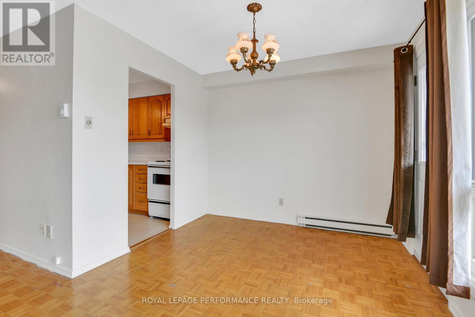 












202 - 158 B MCARTHUR AVENUE

,
Ottawa,




Ontario
K1L8C9

