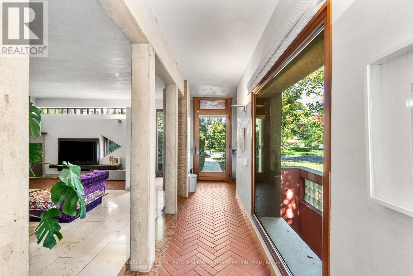 












31 GOVERNORS ROAD

,
Toronto,




Ontario
M4W2E9

