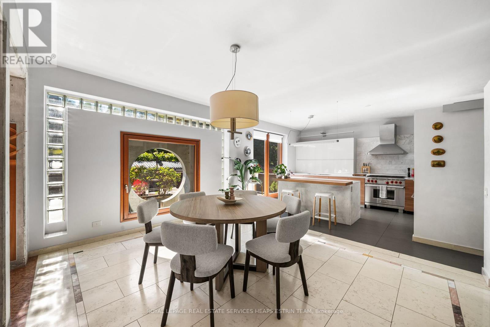 












31 GOVERNORS ROAD

,
Toronto,




Ontario
M4W2E9

