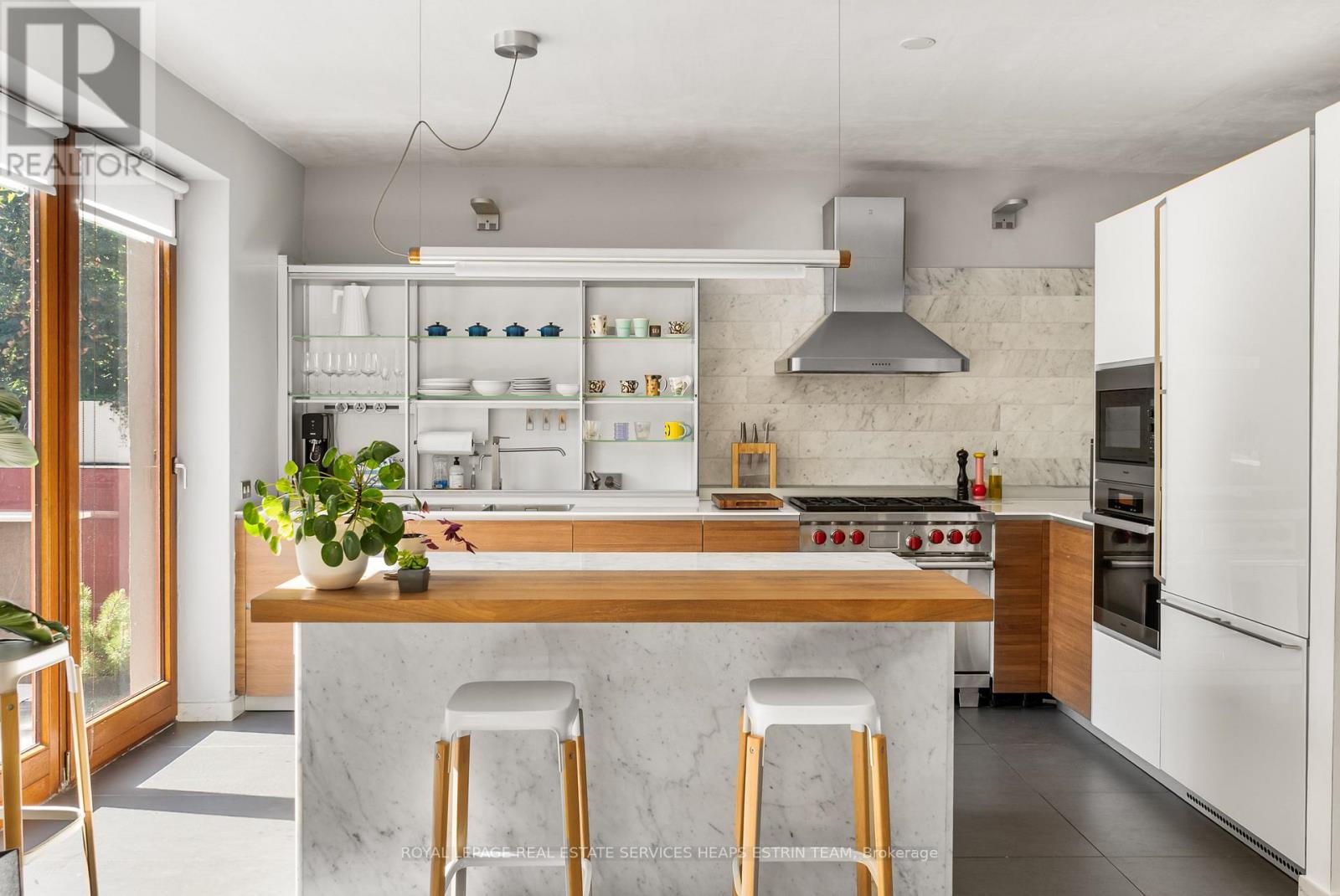 












31 GOVERNORS ROAD

,
Toronto,




Ontario
M4W2E9

