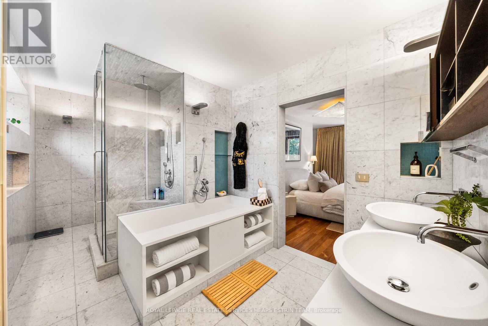 












31 GOVERNORS ROAD

,
Toronto,




Ontario
M4W2E9

