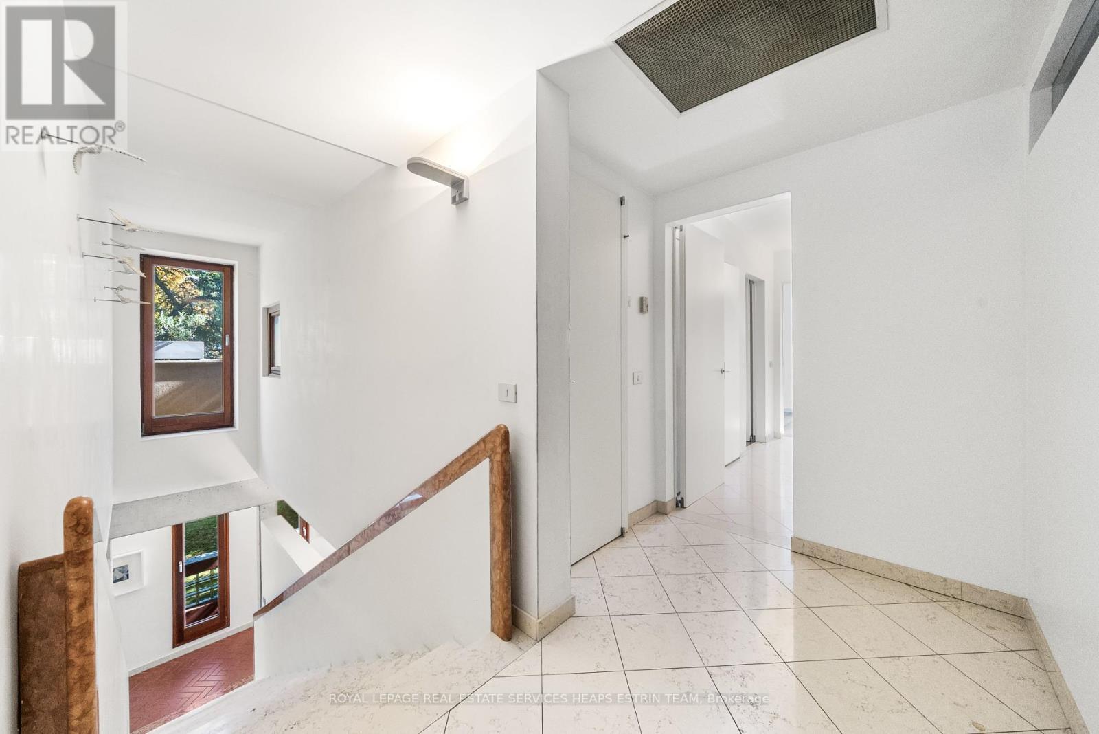 












31 GOVERNORS ROAD

,
Toronto,




Ontario
M4W2E9

