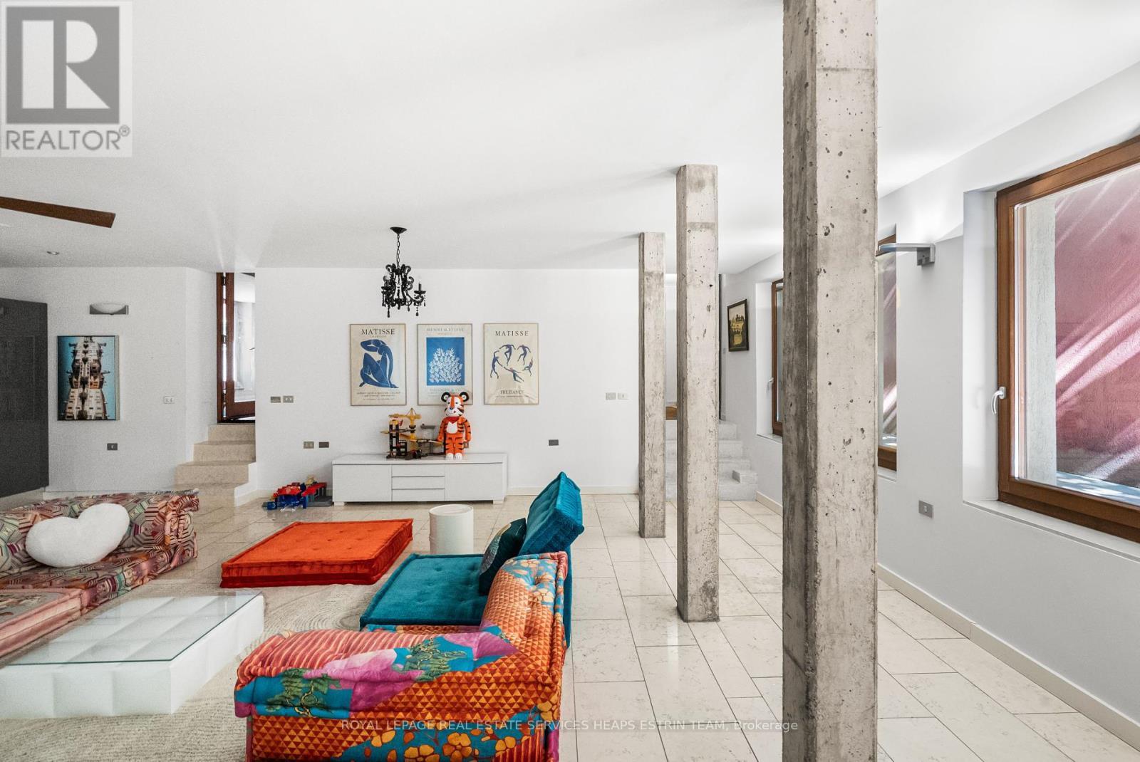 












31 GOVERNORS ROAD

,
Toronto,




Ontario
M4W2E9

