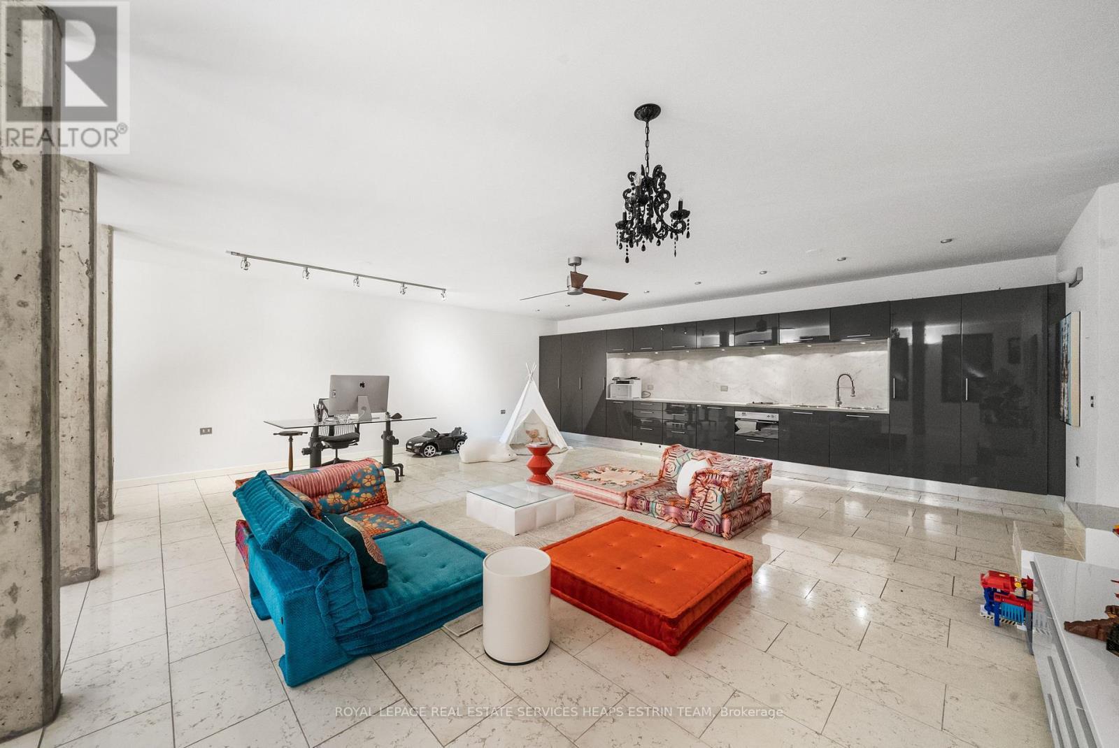 












31 GOVERNORS ROAD

,
Toronto,




Ontario
M4W2E9

