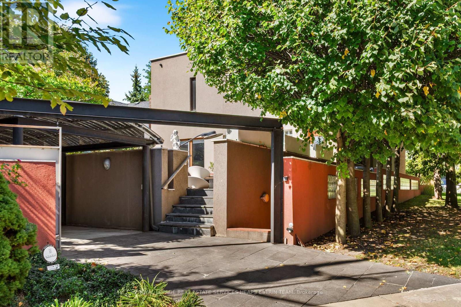 












31 GOVERNORS ROAD

,
Toronto,




Ontario
M4W2E9

