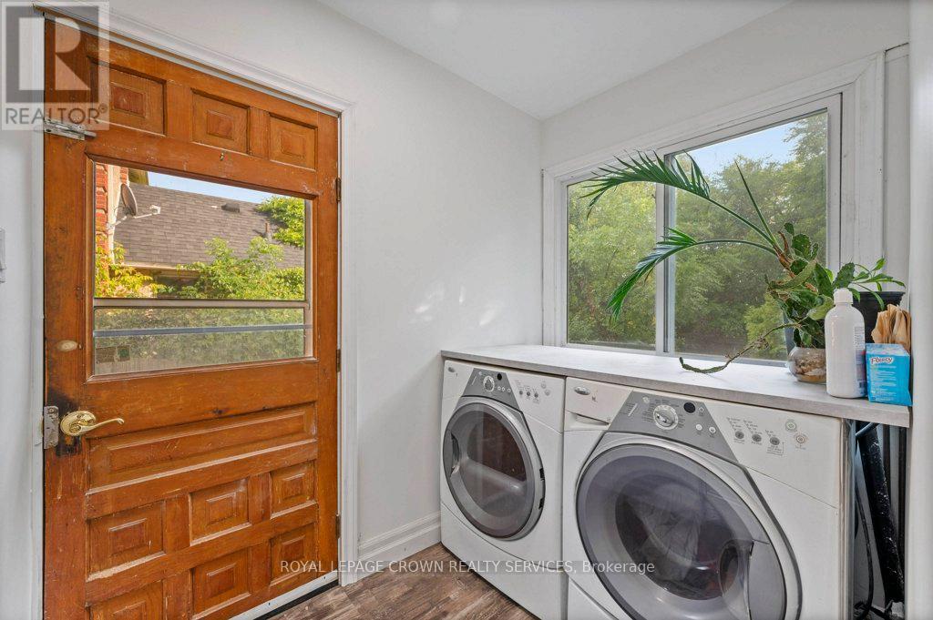 












158 TERRACE HILL STREET

,
Brantford,




Ontario
N3R1G6

