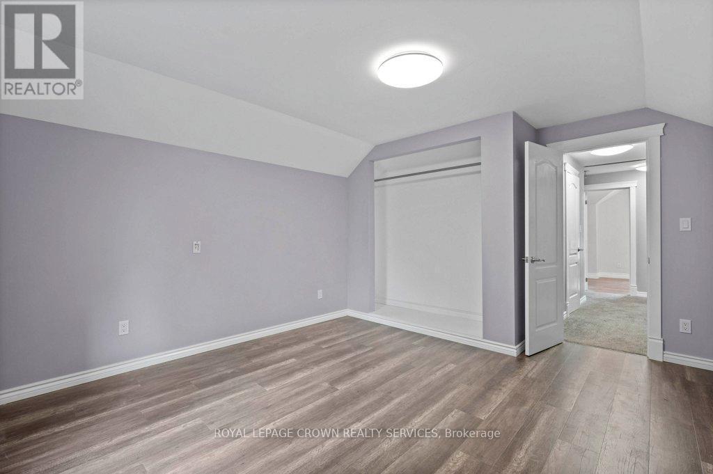












158 TERRACE HILL STREET

,
Brantford,




Ontario
N3R1G6

