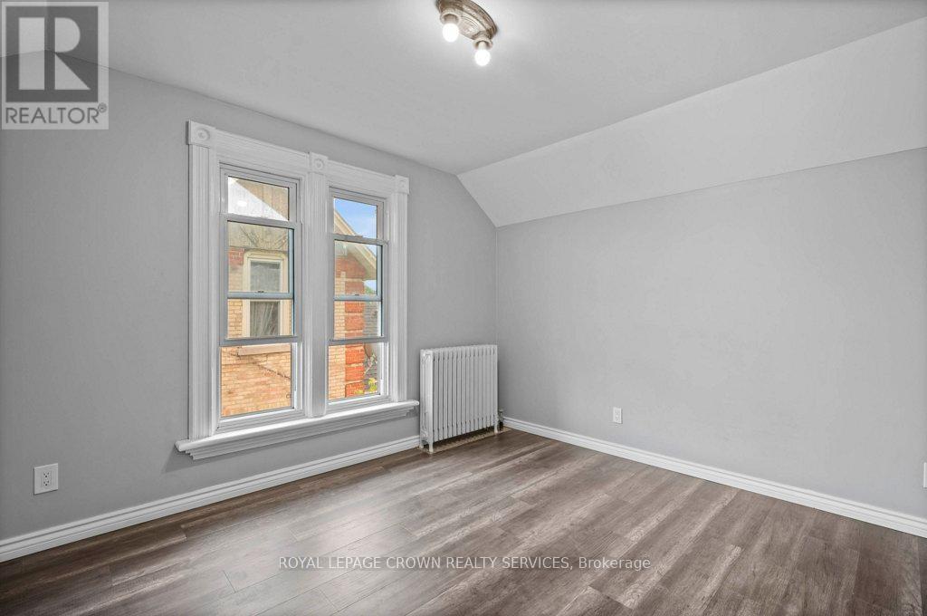 












158 TERRACE HILL STREET

,
Brantford,




Ontario
N3R1G6

