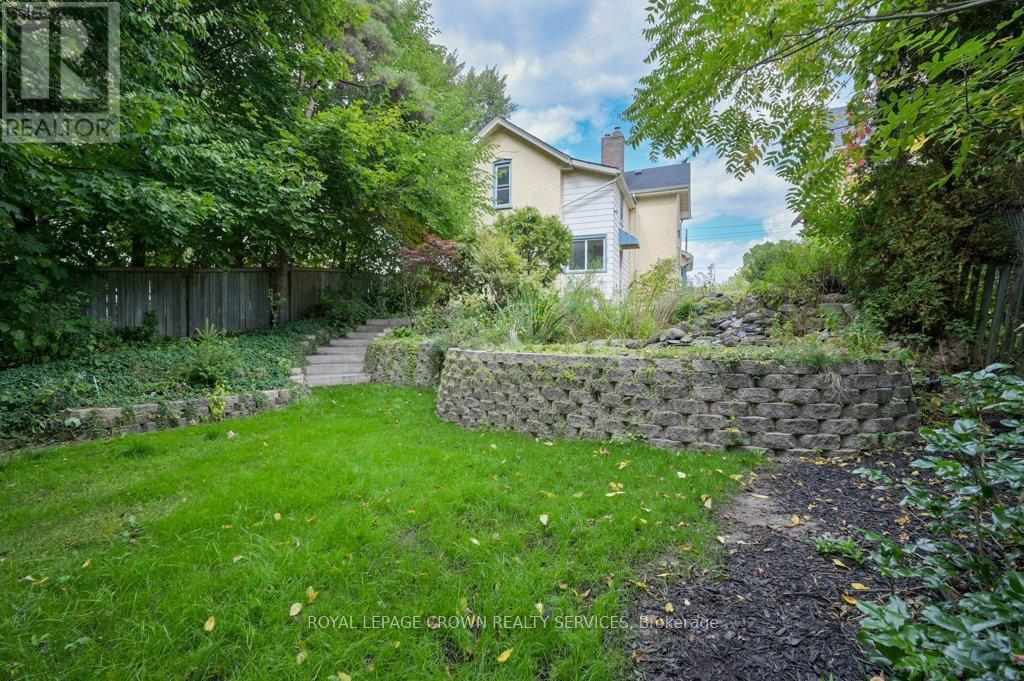












158 TERRACE HILL STREET

,
Brantford,




Ontario
N3R1G6

