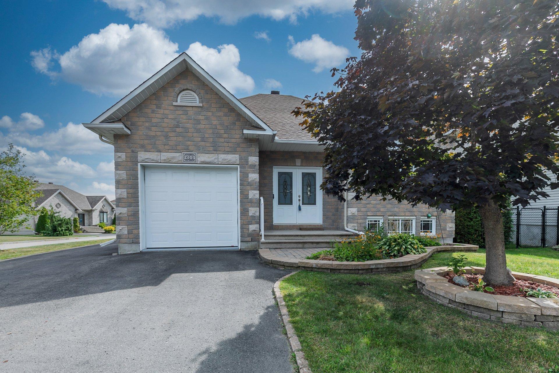 









1344


Rue des Hirondelles

,
Gatineau (Gatineau),




QC
J8R2Z7

