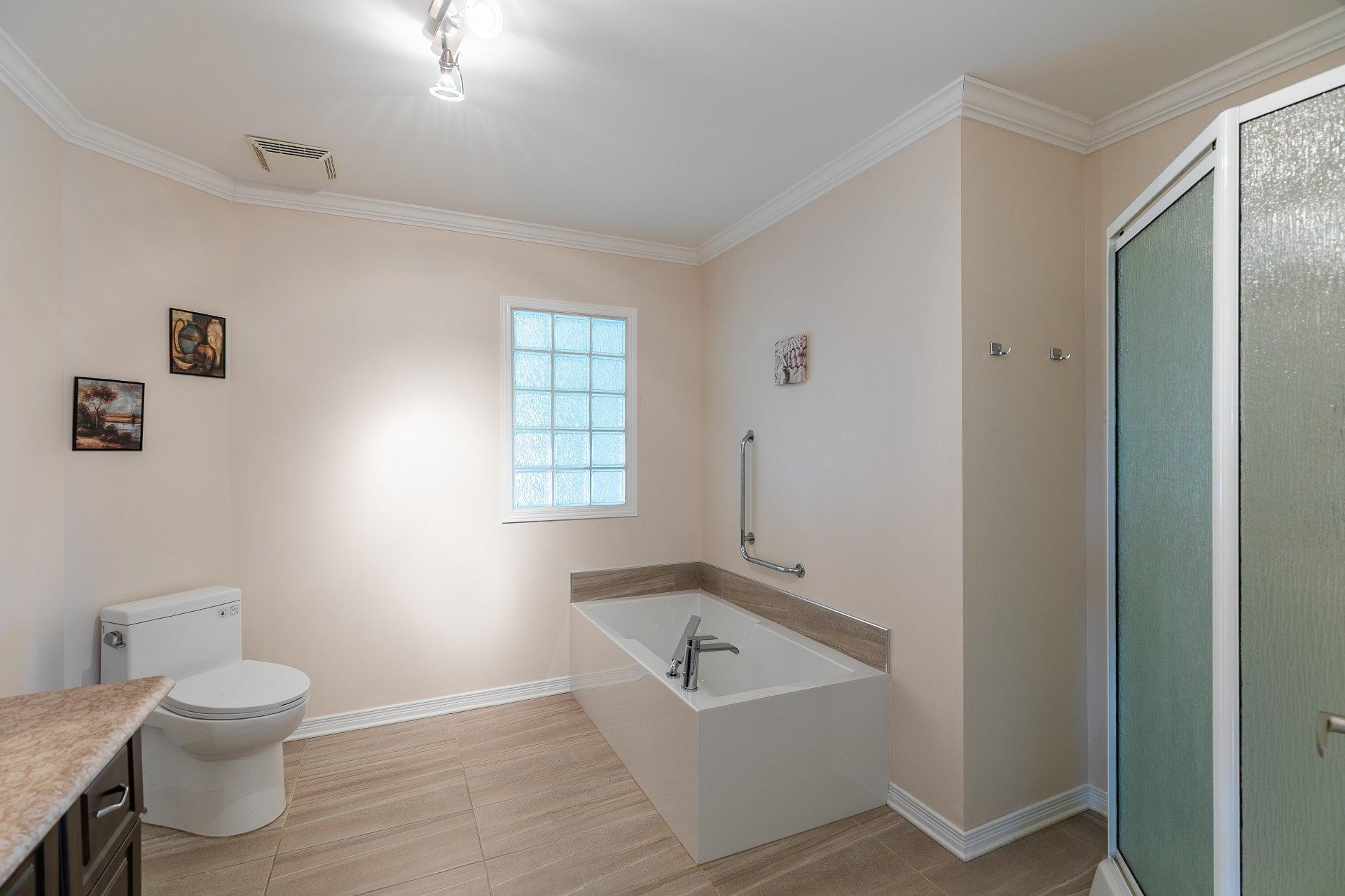 









1344


Rue des Hirondelles

,
Gatineau (Gatineau),




QC
J8R2Z7

