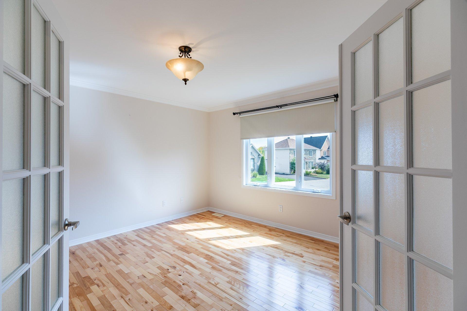 









1344


Rue des Hirondelles

,
Gatineau (Gatineau),




QC
J8R2Z7

