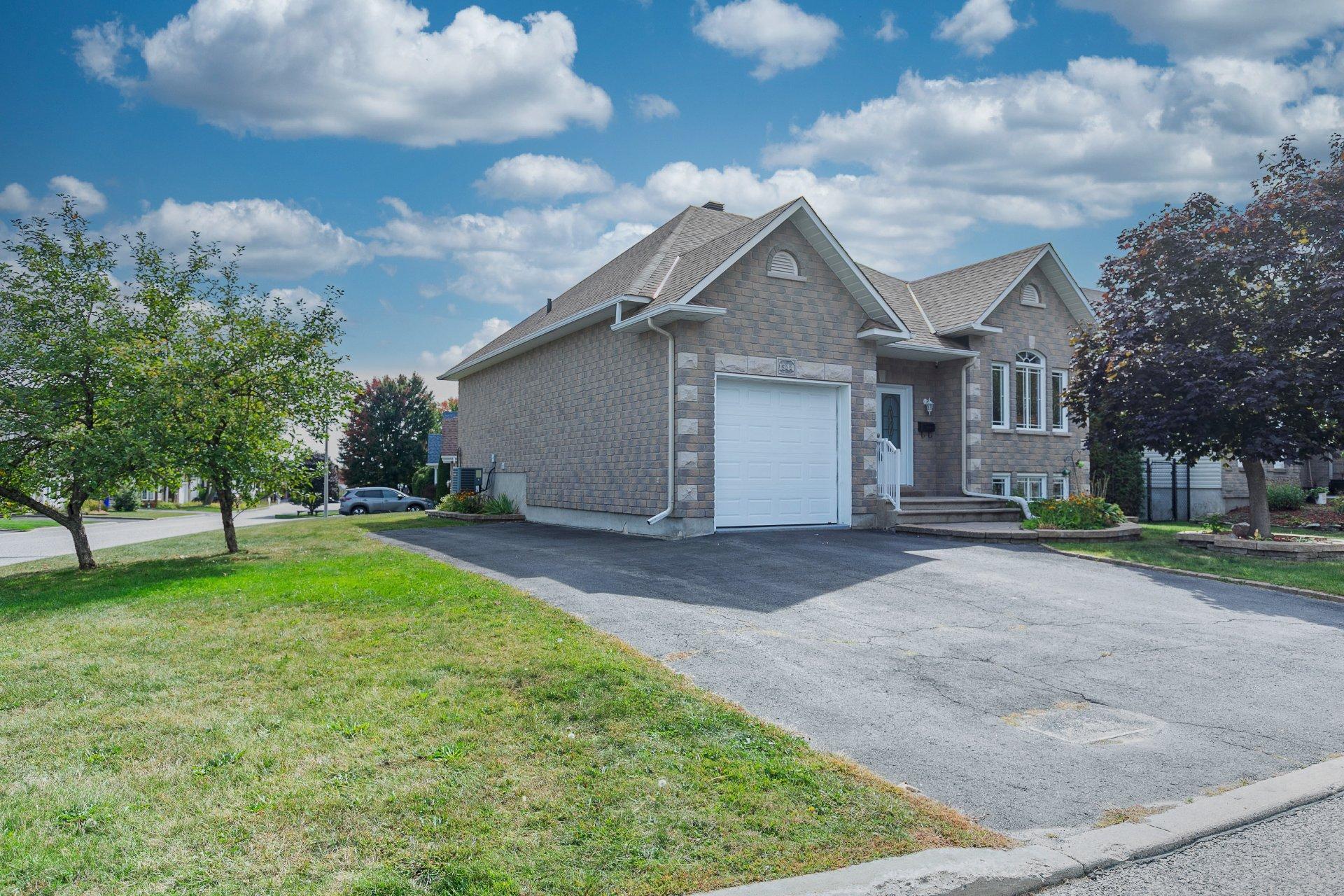 









1344


Rue des Hirondelles

,
Gatineau (Gatineau),




QC
J8R2Z7

