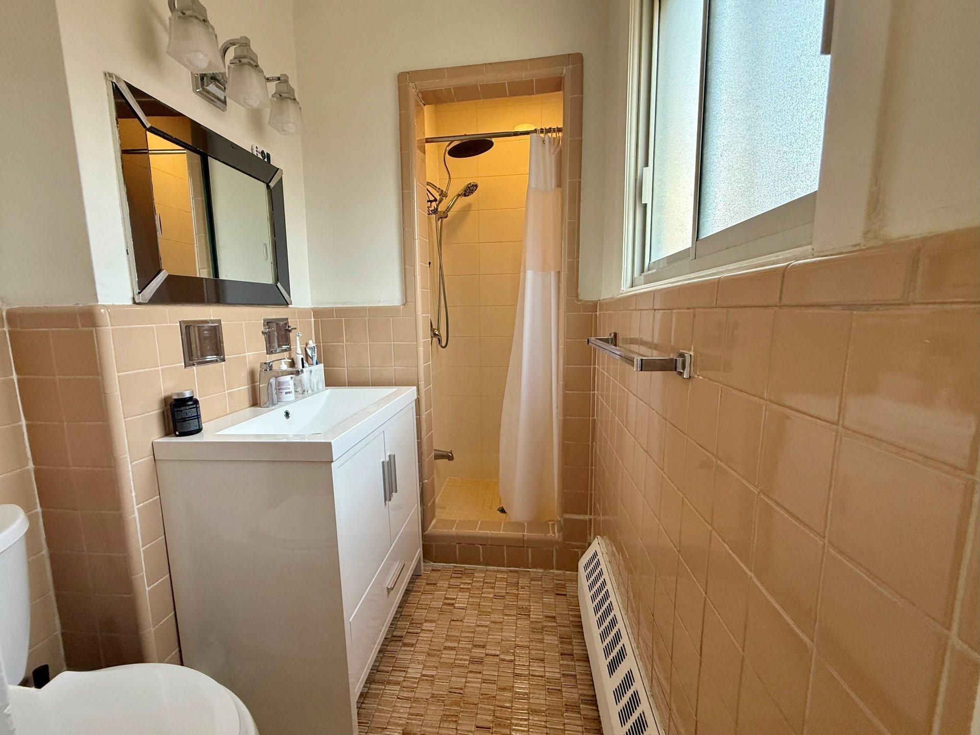 









11595


Rue Joseph-Casavant

,
Montréal (Ahuntsic-Cartierville),




QC
H3M2B9


