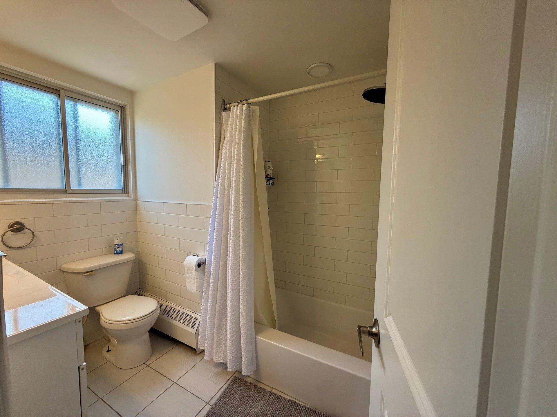 









11595


Rue Joseph-Casavant

,
Montréal (Ahuntsic-Cartierville),




QC
H3M2B9

